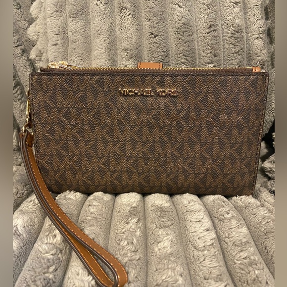 Michael Kors double zipper wallet/wristlet - Picture 1 of 11